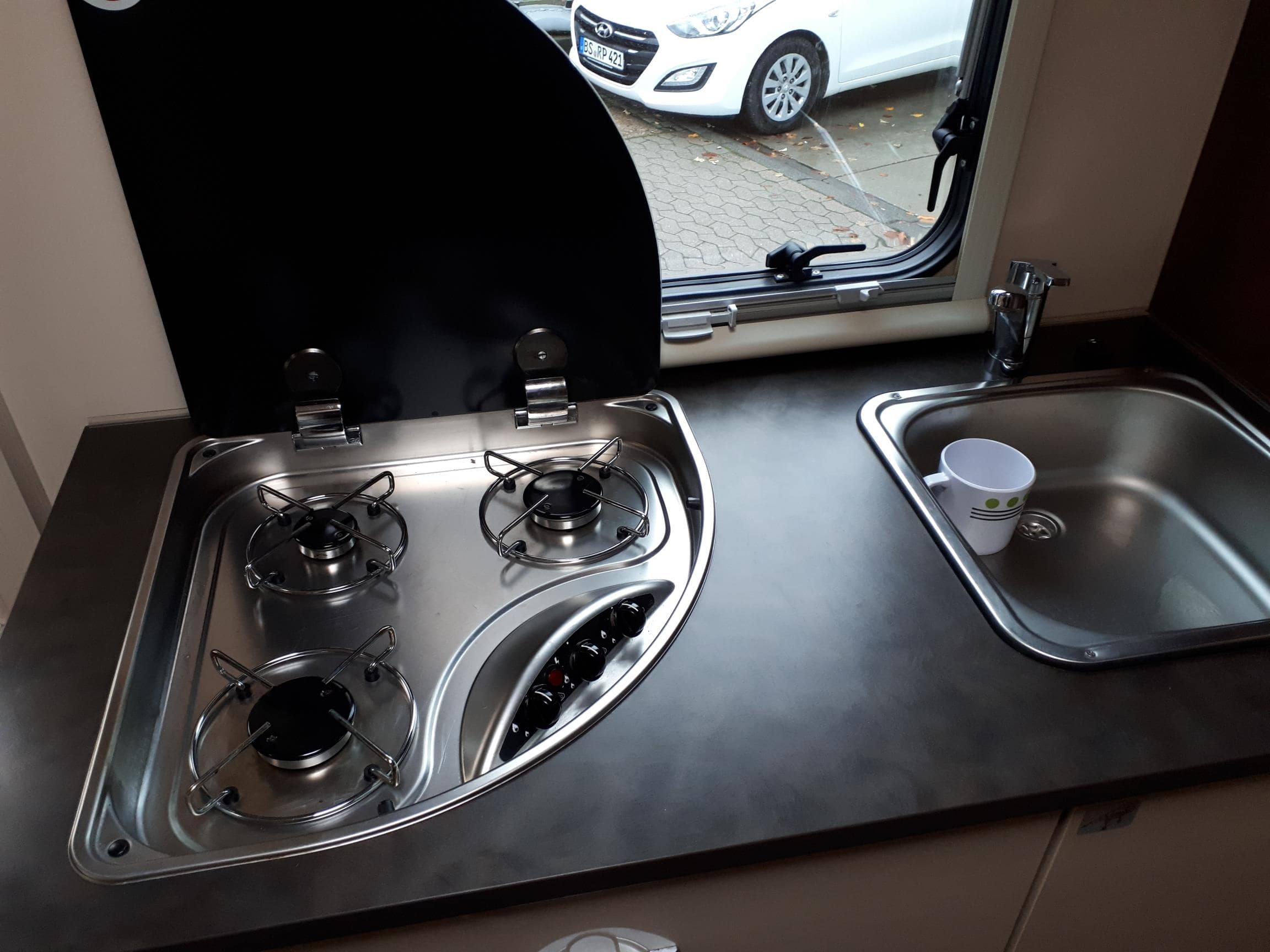 Wohnmobil mit 7 Schlafplätzen Innenansicht 4